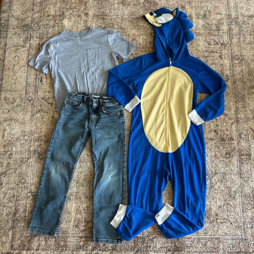 Boys Size 8 Clothes Wrangler Jeans Tee Sonic Onesie Pajamas PJ's